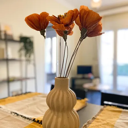 Port House Apartment *